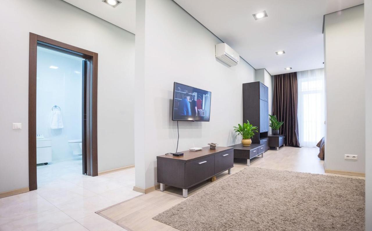 Navit Apartments With Breakfast, Near The Railway Station, The City Center And The Park كييف المظهر الخارجي الصورة
