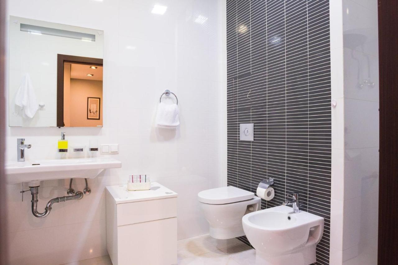 Navit Apartments With Breakfast, Near The Railway Station, The City Center And The Park كييف المظهر الخارجي الصورة